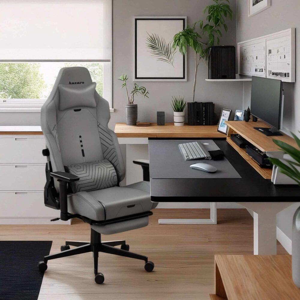 Stolica Huzaro Force 8.1 Grey postavljena u moderno uređenoj radnoj sobi.