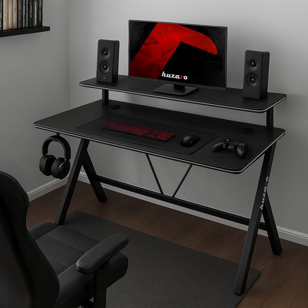 Gaming sto Huzaro Hero 1.9 u realnom okruženju sa periferijama i dekoracijom