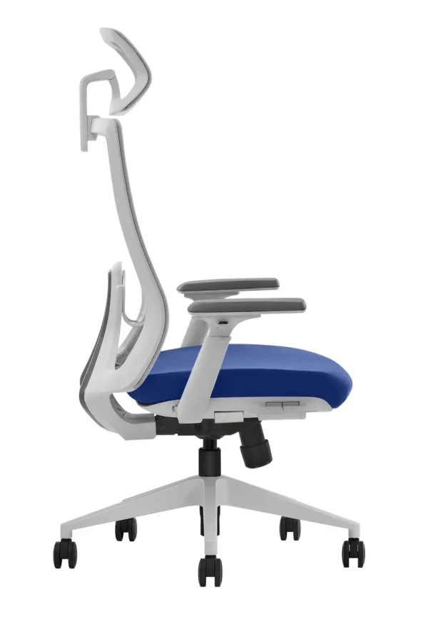 141679 Ultra ergonomska kancelarijska stolica UGD P200 Blue